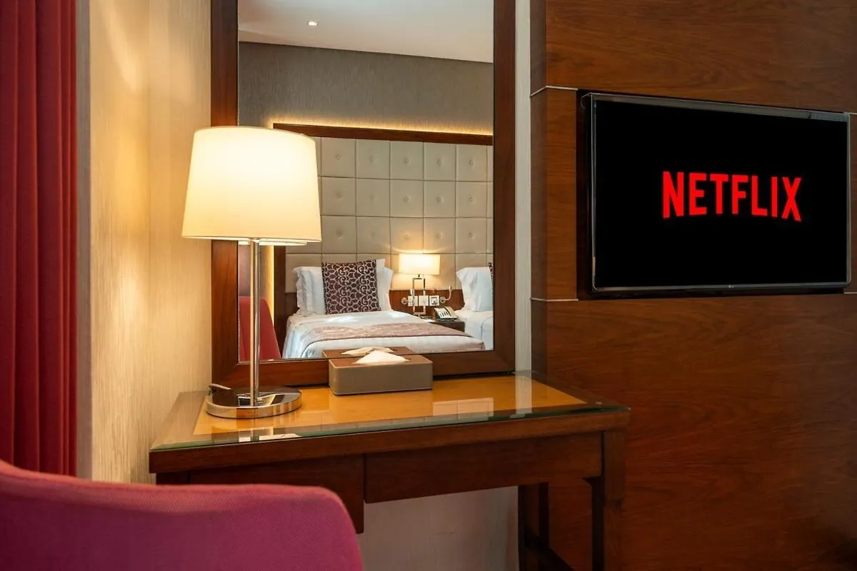 5 Star 2Br W & Infinity Pool Full Canal & Burj Views Dubai Apartment