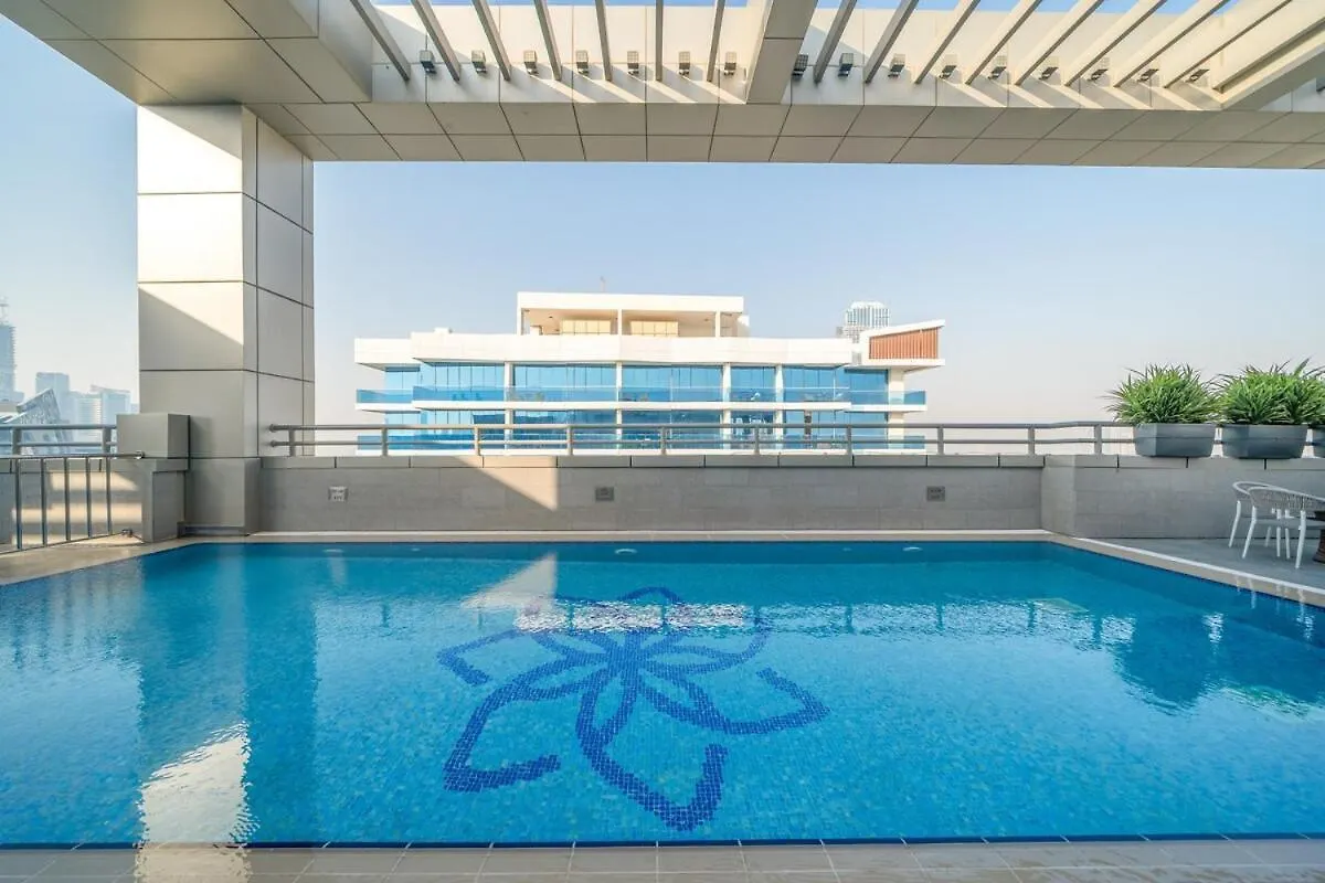 Apartment 5 Star 2Br W & Infinity Pool Full Canal & Burj Views Dubai